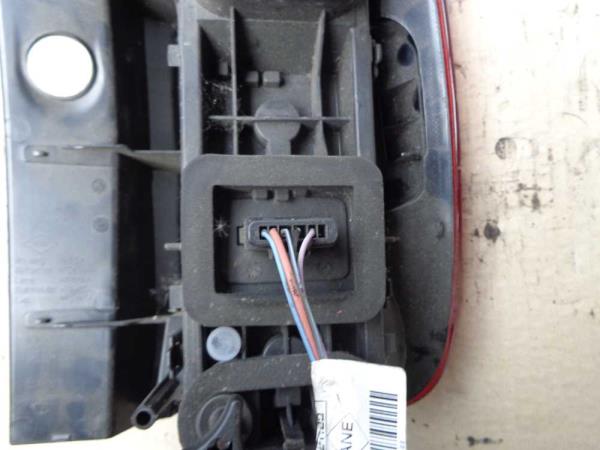 FEU ARRIERE GAUCHE DACIA DUSTER - Vue 2